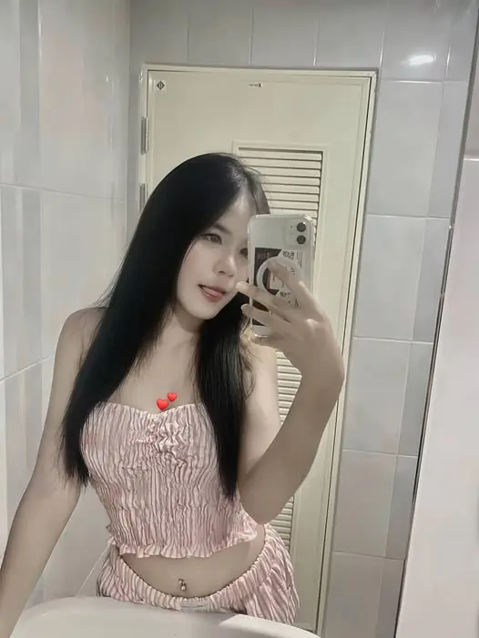 12vh3f6zr0 (18) female from UZ - sexting partner