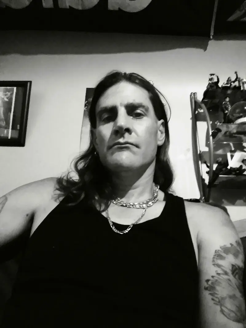 21jamiegreening5 (18) male from CA - sexting partner