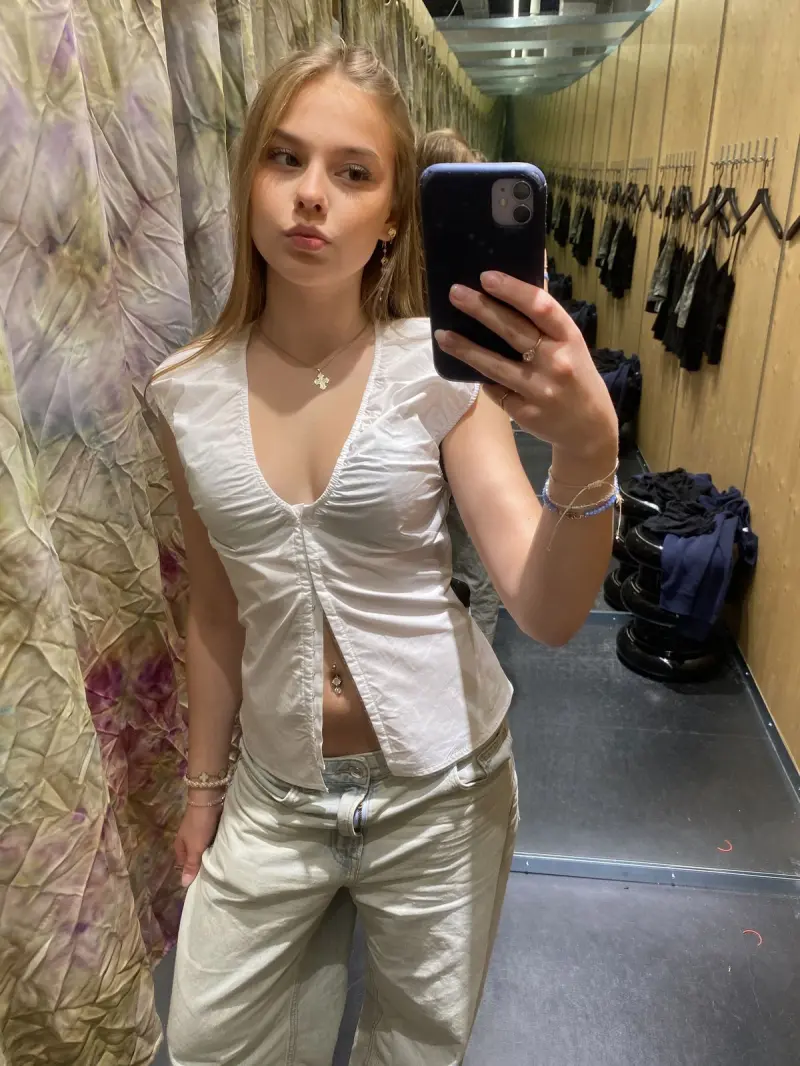 4gw4s (18) female from US - sexting partner