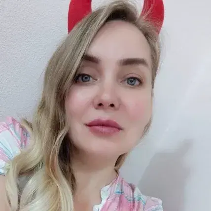 54j1g6cse2 (18) female from US - sexting partner