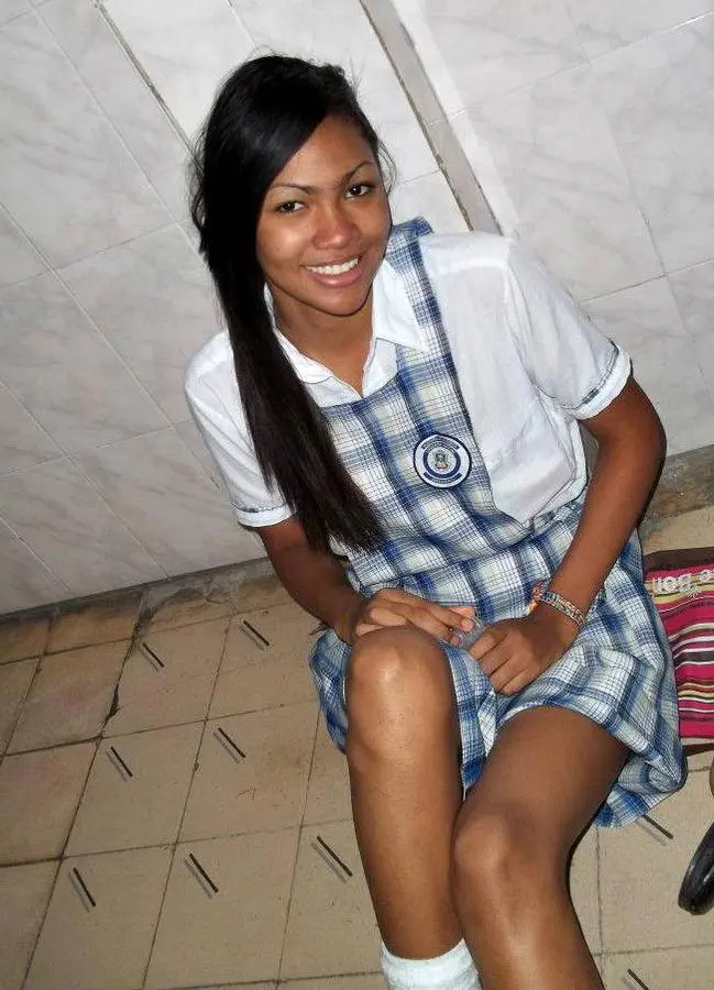 5ogsne38kh (18) female from US - sexting partner