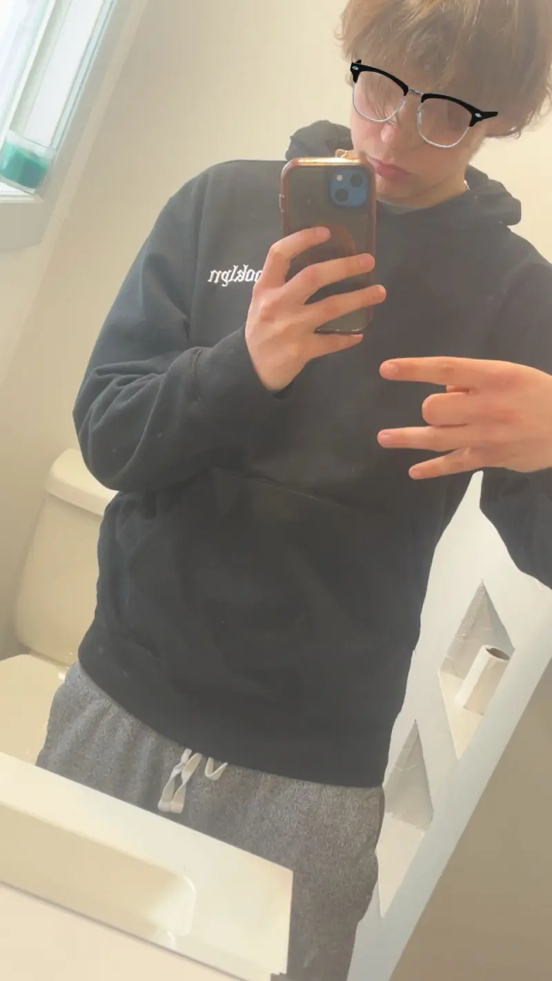 999lazy420 (18) male from CA - sexting partner