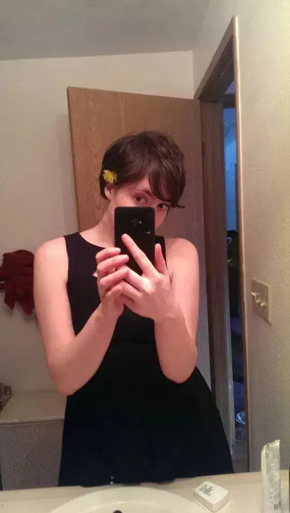 9b1hn3hn0c (18) female from AU - sexting partner