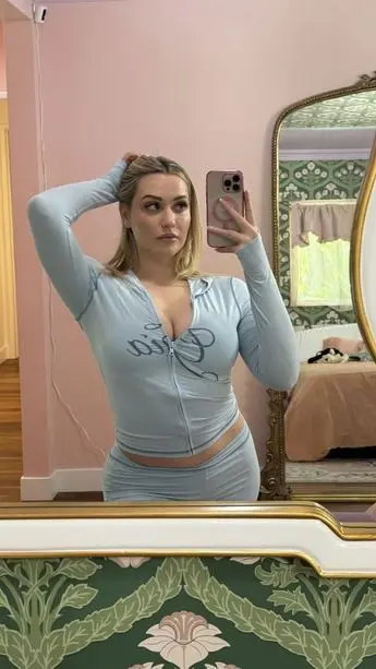 Abigail20 (18) female from GB - sexting partner