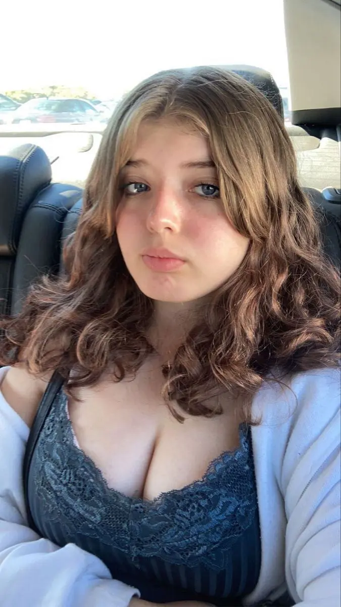 Aitana1247 (18) female from GB - similar profile