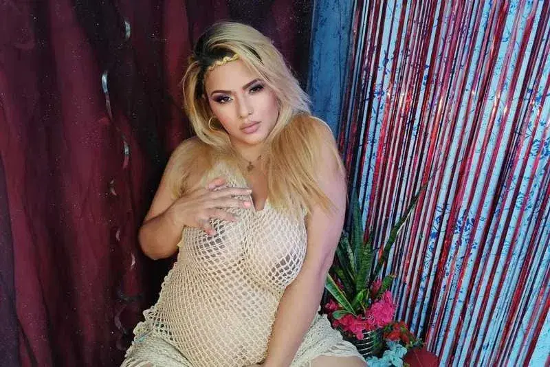 Aitana20 (18) female from DE - sexting partner