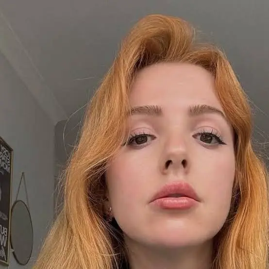 Alicia_moody2 (18) female from US - sexting partner