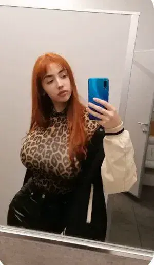 Amari1876 (18) female from GB - sexting partner