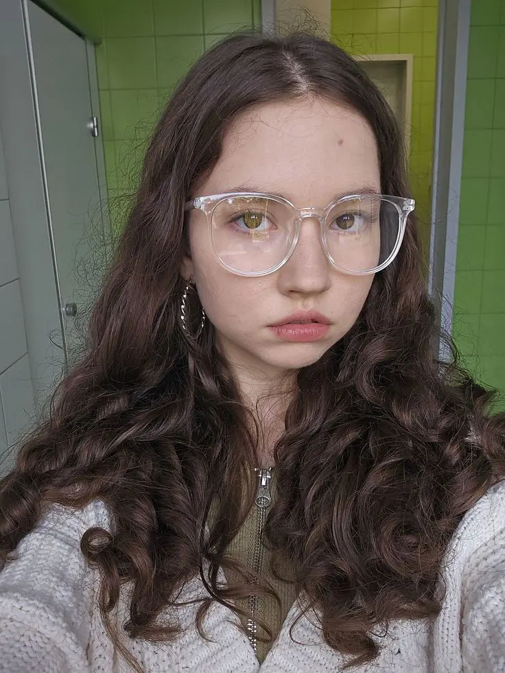 Amira25252 (18) female from MX - sexting partner