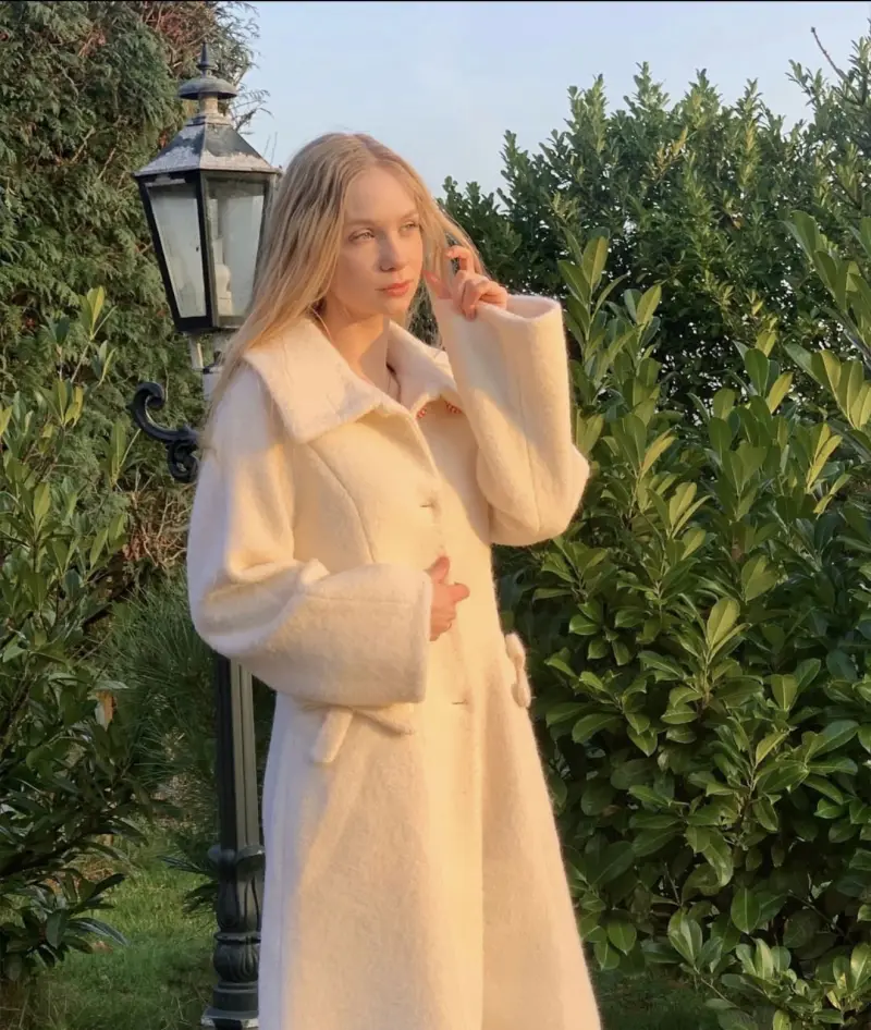 Angelika_Kluge786 (18) female from DE - sexting partner