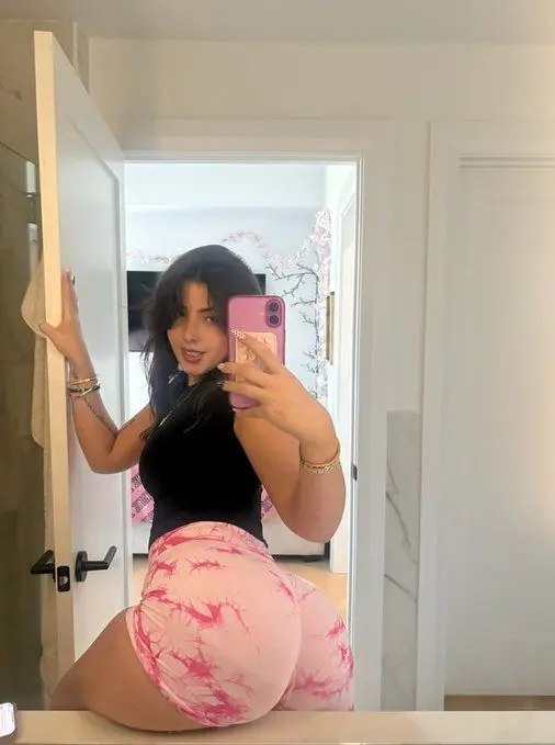 Aniyah04556 (18) female from AR - sexting partner