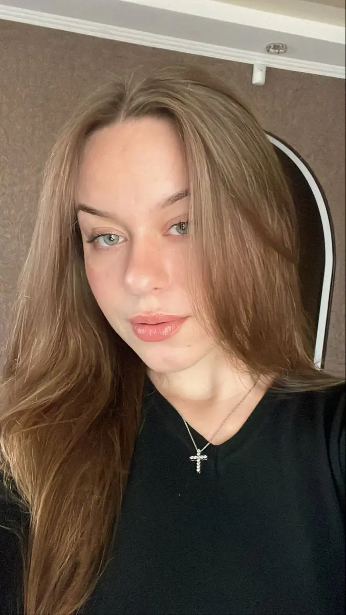 Ava21458 (18) female from US - sexting partner