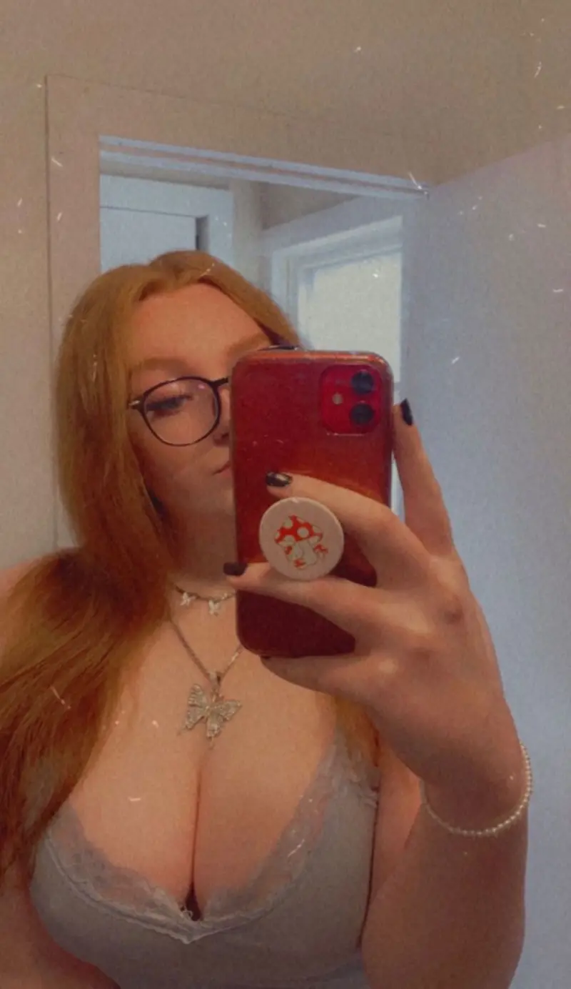 Baby95310 (18) female from US - sexting partner