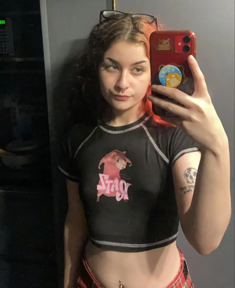 Babyt766 (24) female from US - sexting partner