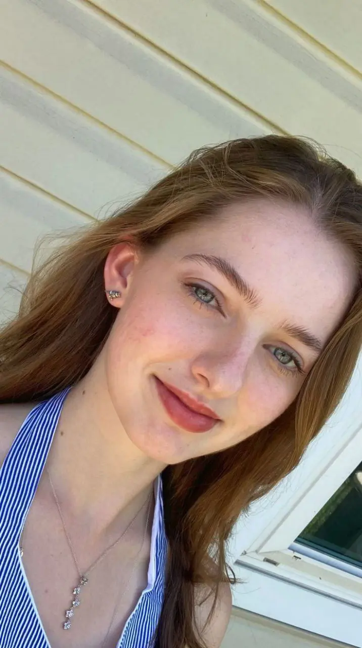 Brynlee2041 (18) female from GB - sexting partner