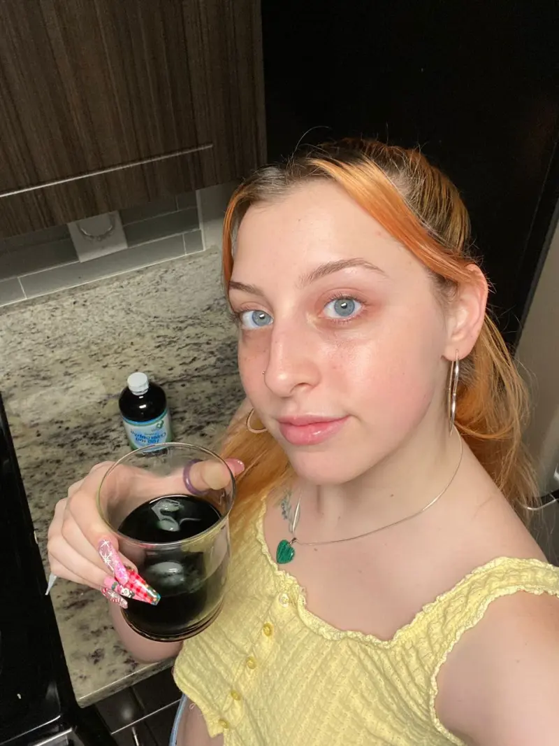 Caitlinambrose012 (18) female from US - sexting partner