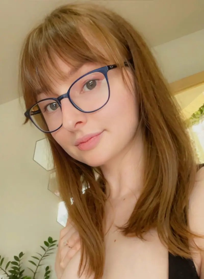 Camgirl12 from US