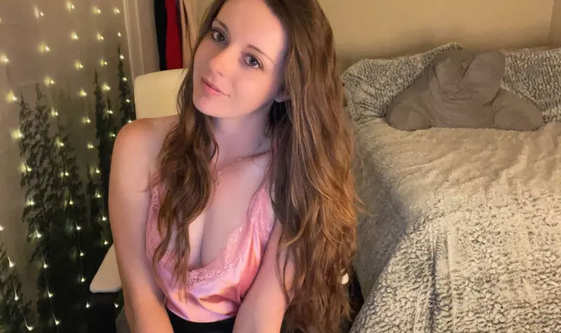 Camila579 (18) female from US - sexting partner