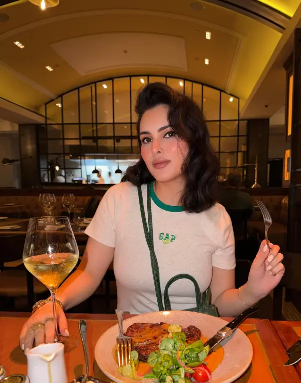 Campbell4896 (18) female from CA - sexting partner