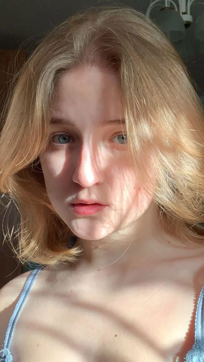 Cataleya2103 (18) female from FI - sexting partner