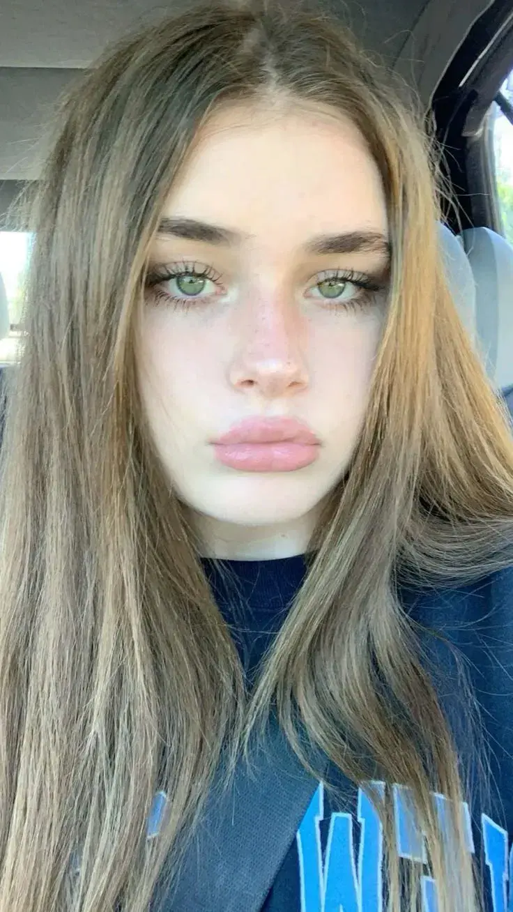 Charlie2045 (18) female from CO - sexting partner