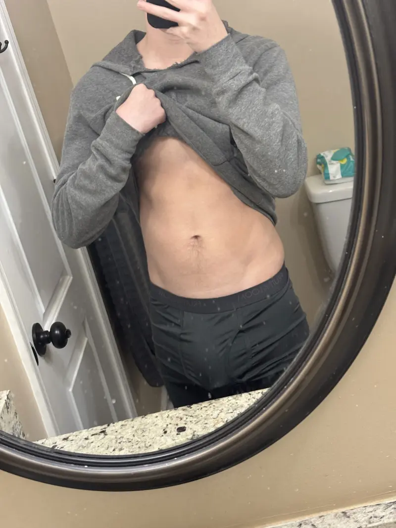 Chris_697654 (22) male from US - sexting partner