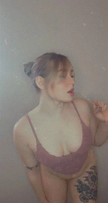 Coley58362 (18) female from PT - sexting partner