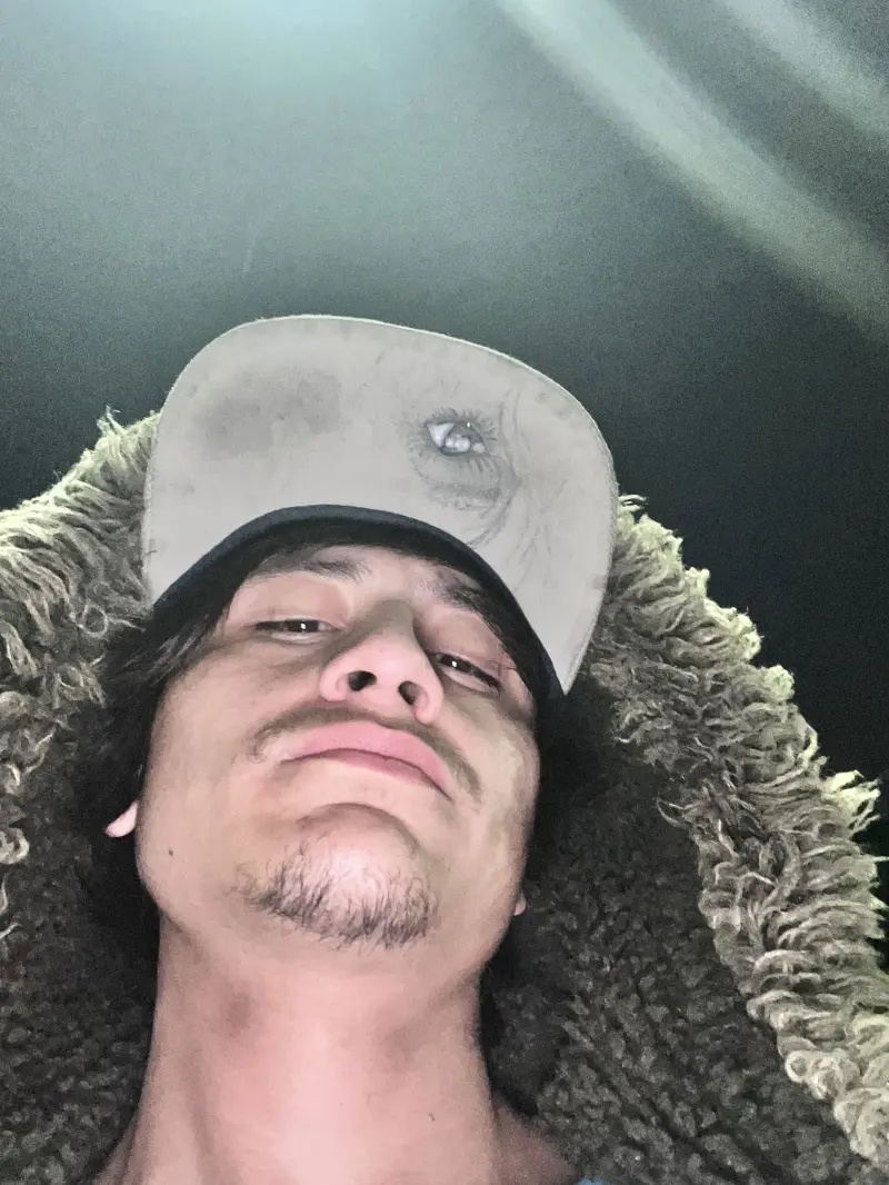 Cscs20143 (18) male from US - sexting partner