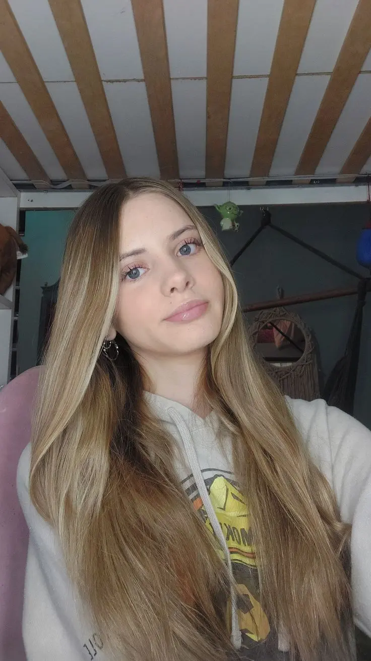 Daisy2366 (18) female from US - sexting partner