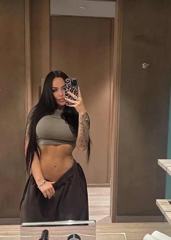 Deana_luv1442 (22) female from US - sexting partner