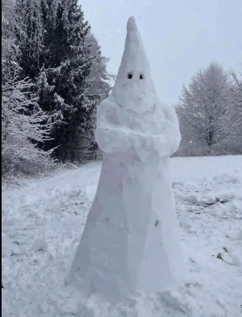 Deejays (18) male from GB - sexting partner