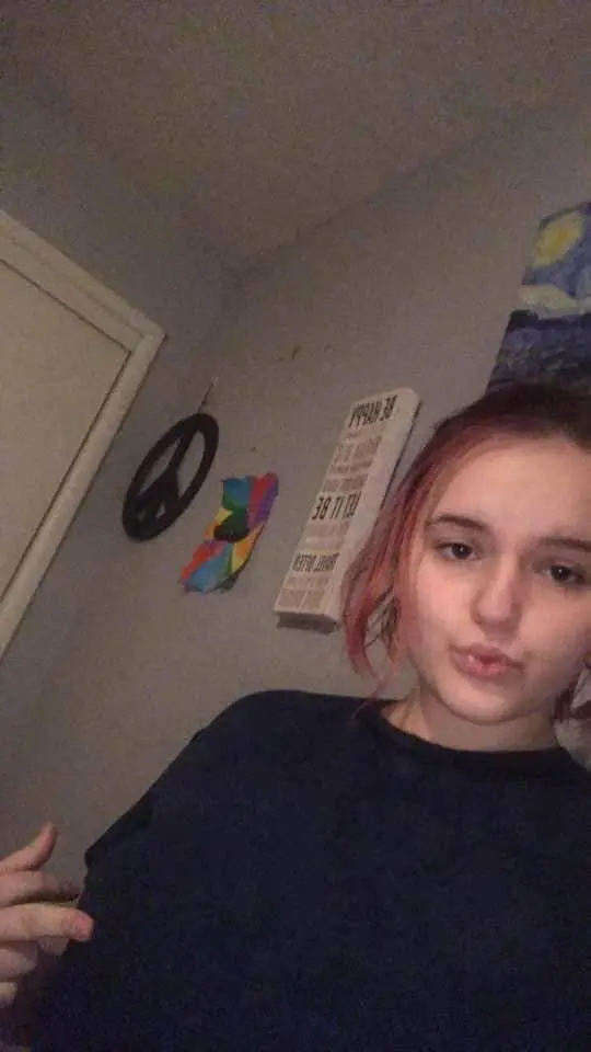 Dofiat278 (20) female from DE - sexting partner