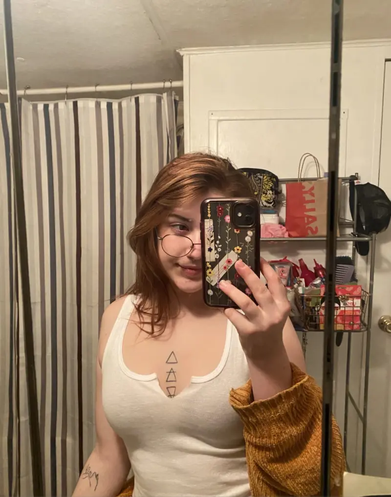 Emliyg70764 (22) female from DE - sexting partner