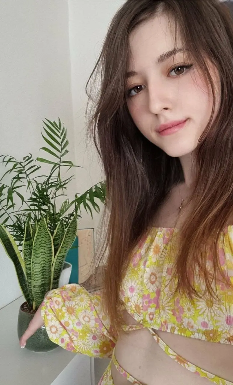 Emma6969 (18) female from US - sexting partner