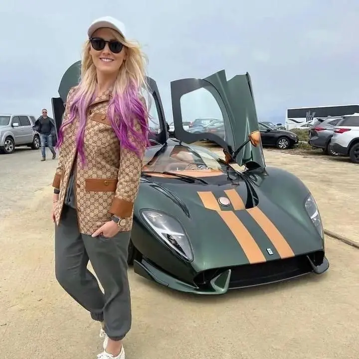 Evankate49244 (18) female from US - sexting partner