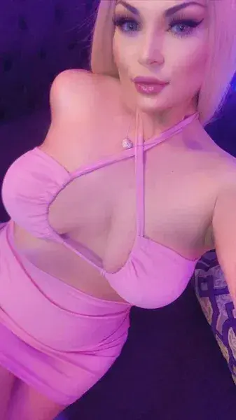 Geraldine20 (18) female from GB - sexting partner