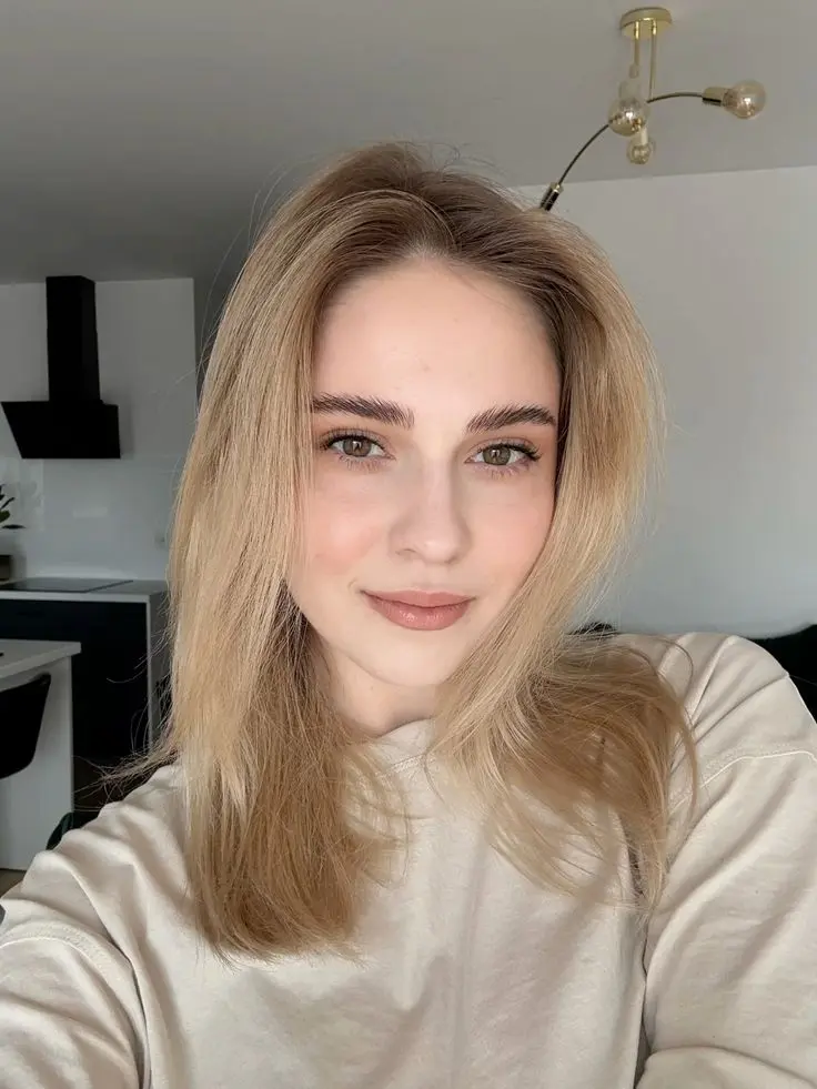 Giovanna0789 (18) female from GB - sexting partner