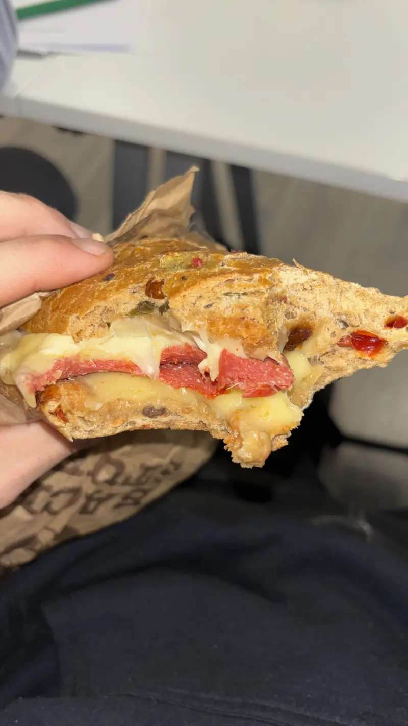 Hulu22 (22) male from DE - sexting partner