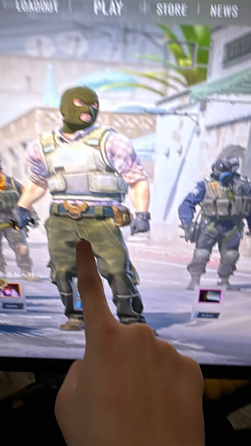 Iceas (18) male from GB - sexting partner