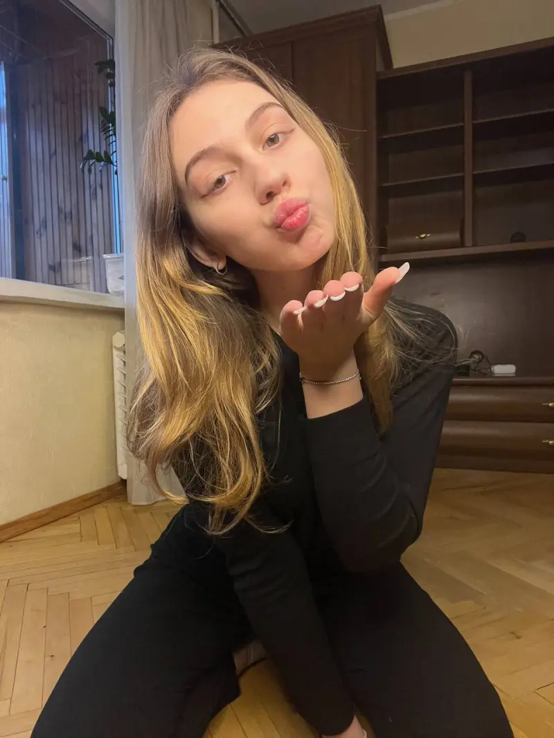 Jaylahsmir5544 (18) female from US - sexting partner