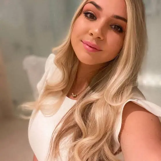 Jennnnyyyyy (18) female from US - sexting partner