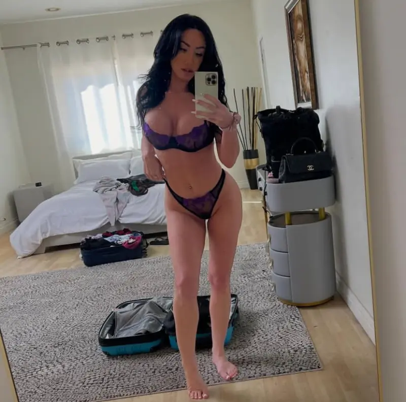 Jenny9019002 from US