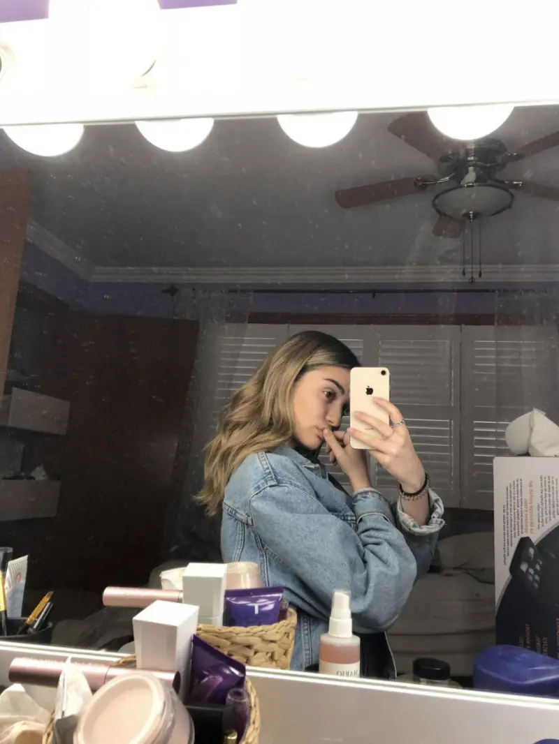 Jesaka (18) female from GB - sexting partner