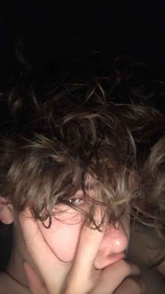 John21562 (18) male from US - sexting partner