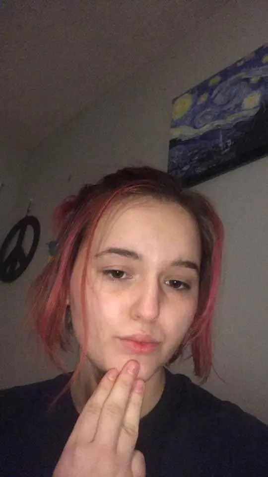 Julie473 (18) female from ES - sexting partner