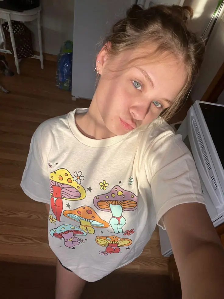 Kaia274845 (18) female from CZ - sexting partner