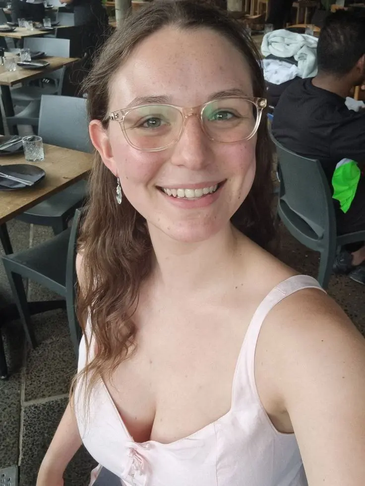 Kamila18555 (18) female from PT - sexting partner