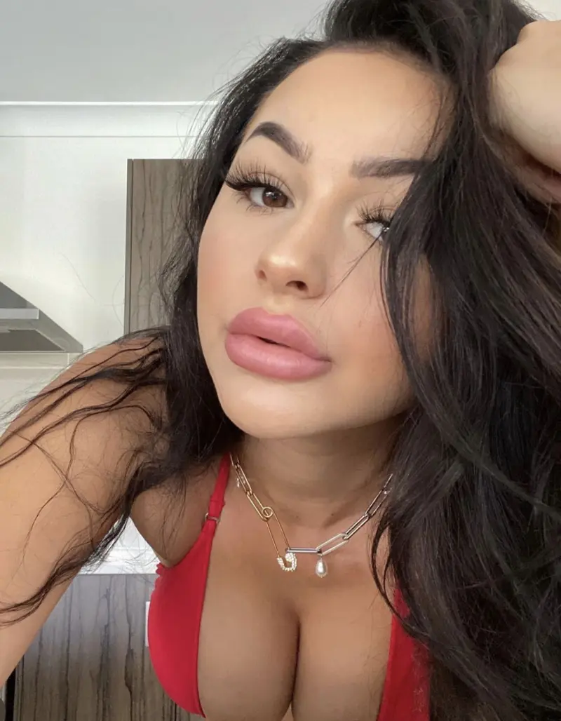 Karensmith (18) female from US - sexting partner