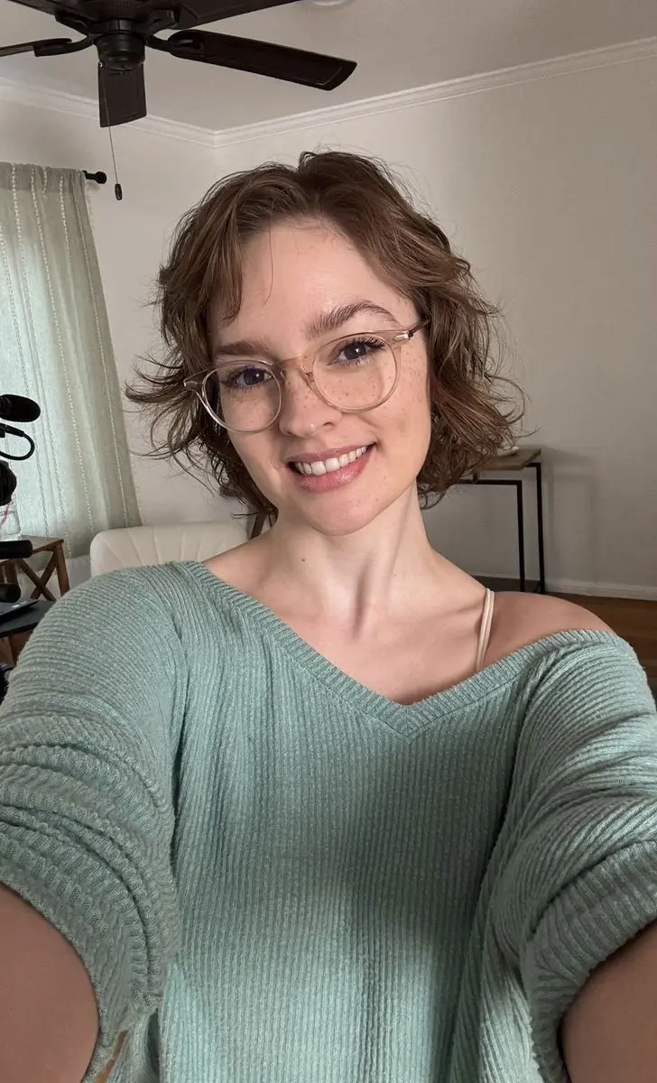 Katherine7888 (18) female from GB - sexting partner