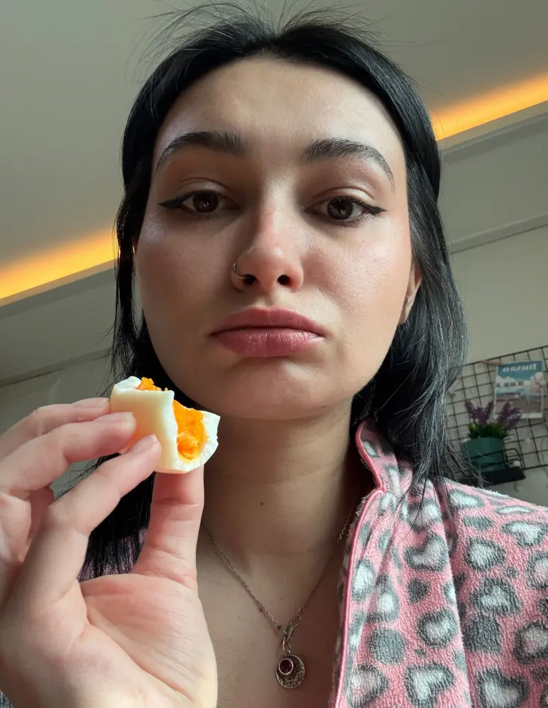 KatherineFoster69 (18) female from GB - sexting partner